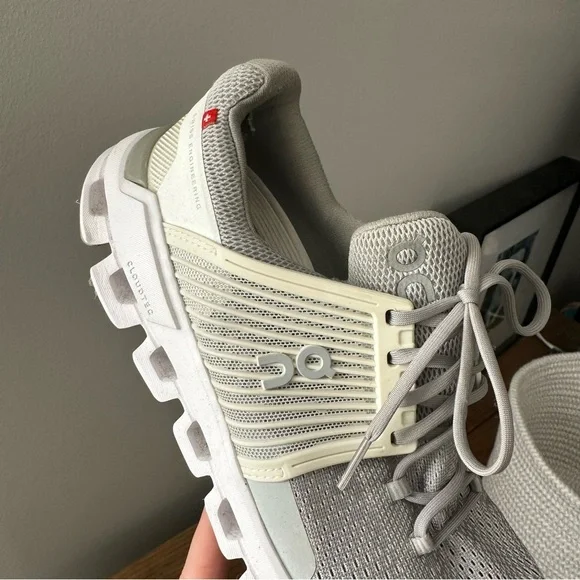 On Cloud Swift Women’s Running Shoe Size 7 Glacier White - Picture 4 of 9